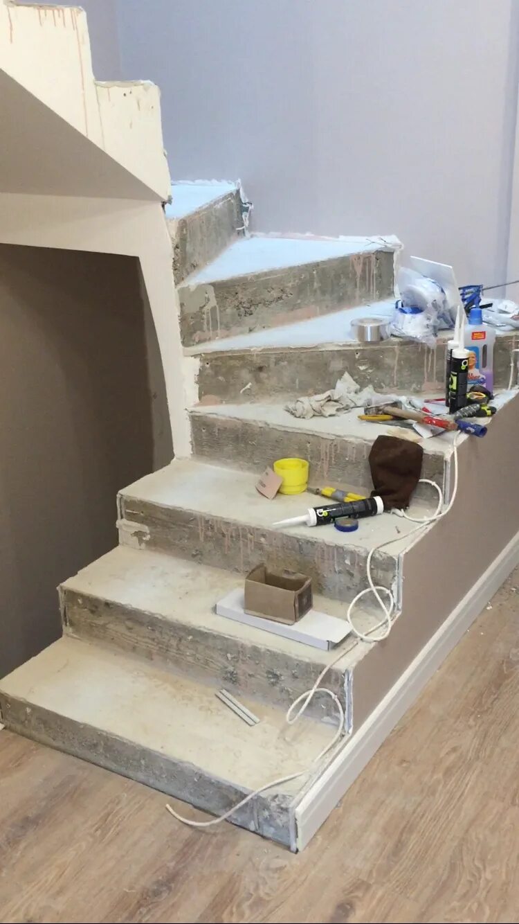 Варианты отделки бетонных лестниц в доме Pin by Maryse Delcroix on Home idea Stairs design modern, Concrete staircase, St