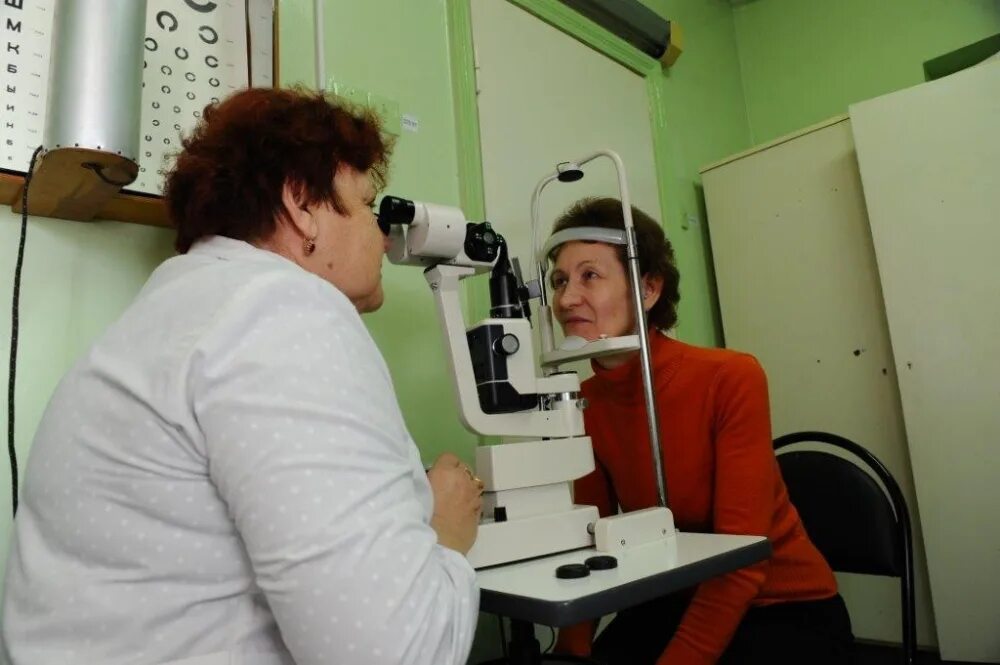 Глазная клиника в Астрахане. Офтальмолог железнодорожной больницы. Измерение глазного давления. Зрение в Железнодорожном.