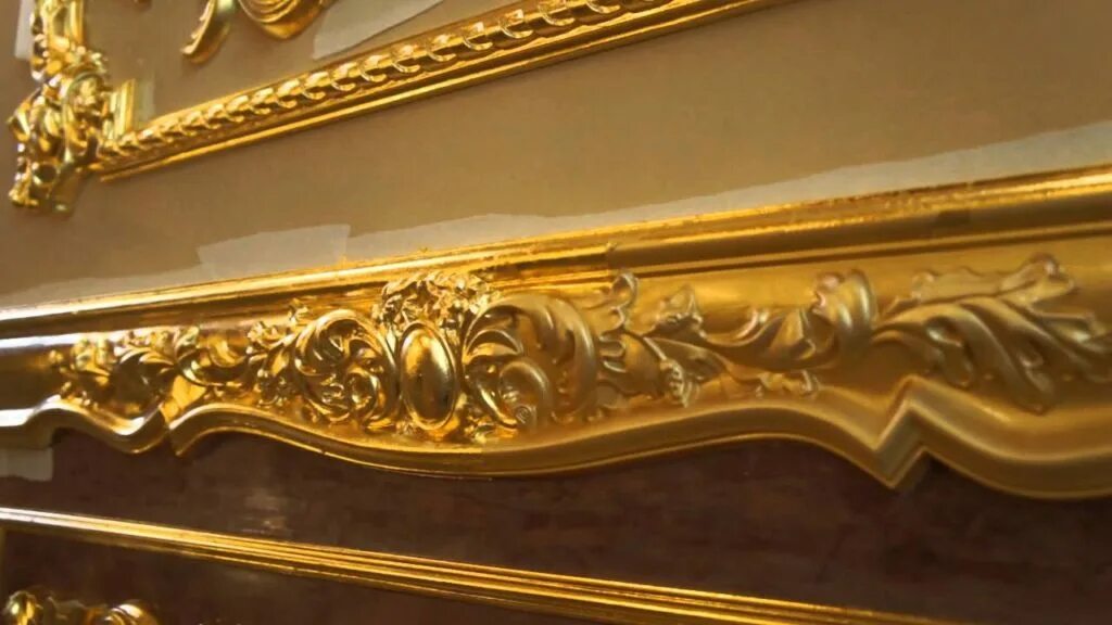 Сусальное золочение. Золочение сусальным золотом. Золочение поталью лепнины. Позолоченная лепнина. Золочение позолота.