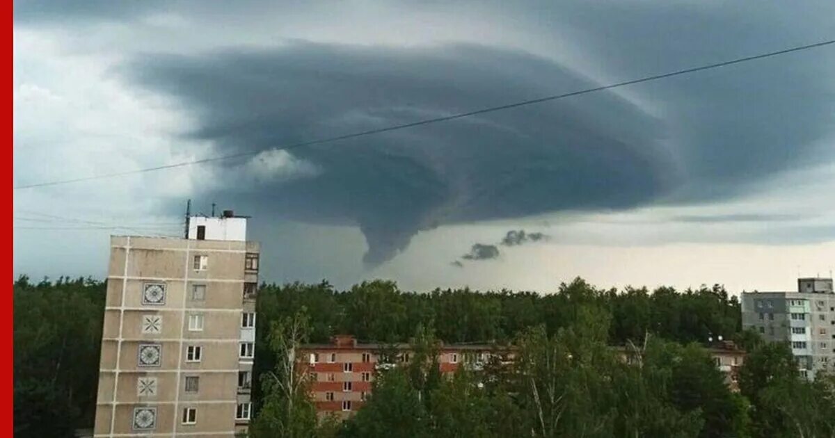 Смерч в городе. Торнадо в москве 2020. Смерч в мытищах. Смерч в подмосковье вчера. Смерч в москве 2022.
