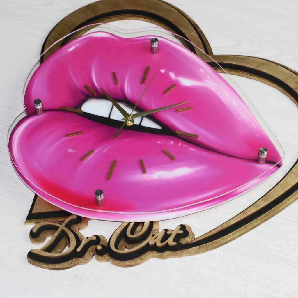 Часы губы. Часы губы. Часы губы. Настенные часы в форме губ. Часы губы настенные.