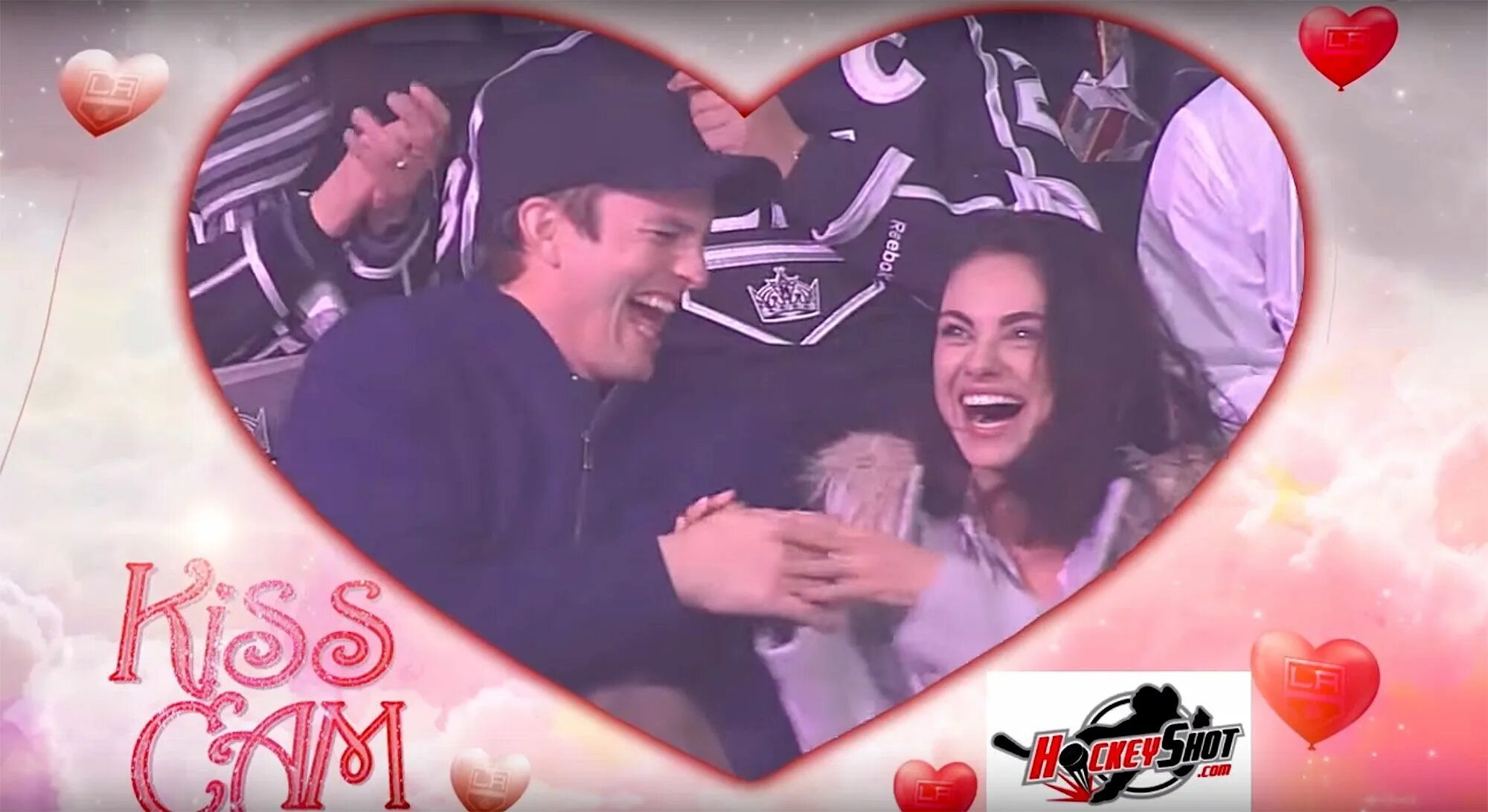 Камера поцелуев на матче. Kiss cam на матче. Камера поцелуев. Камера поцелуев на матче. Kiss cam на матче.