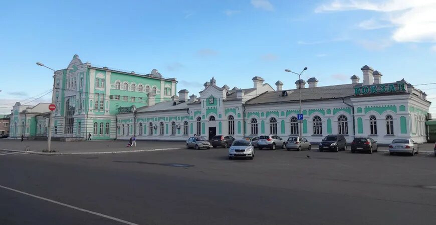 Железнодорожный вокзал Череповец. Старый вокзал Череповец. Привокзальная площадь Череповец. ЖД станция Череповец 1. Вокзал череповец телефон