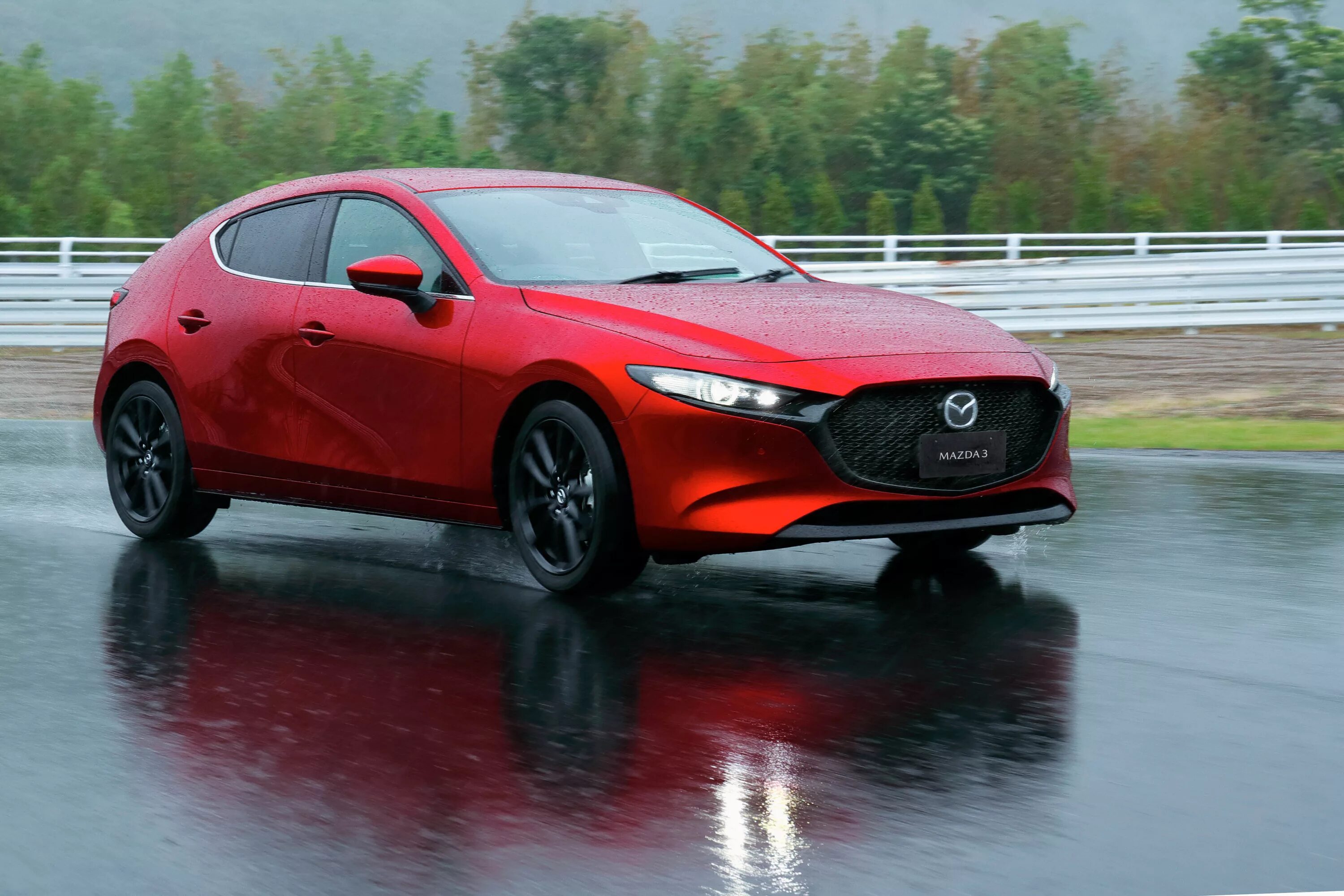 Новые выпуски 2019 года. Mazda 3 2019. Mazda 3 новая. Мазда 3 хэтчбек 2019. Mazda 3 красная хэтчбек 2020.