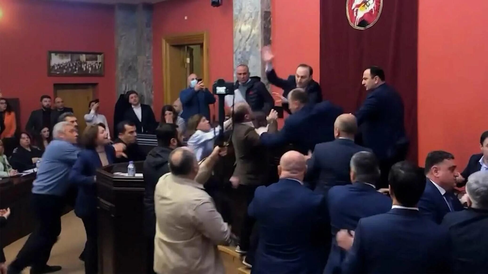 Что случилось в грузии. Заседание парламента Грузии.