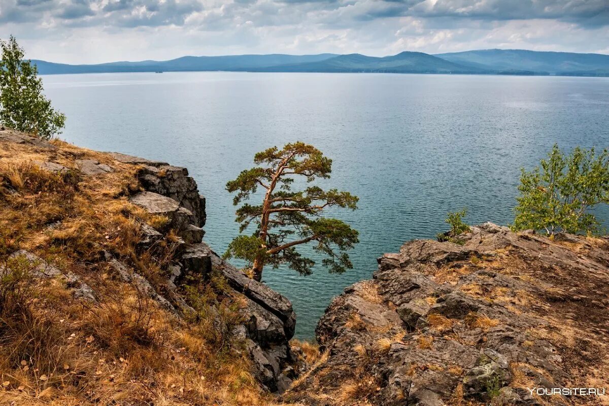 Каким будет лето на южном урале. Миасс озеро Тургояк. Южный Урал озеро Тургояк. Уральский Байкал озеро Тургояк. Златоуст озеро Тургояк.