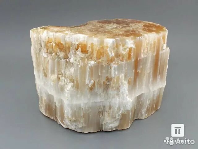 Гипс кальцит. Минералы гипс и кальцит. Гипс кальцит. Селенит камень пермь. Кальцит полезное ископаемое.