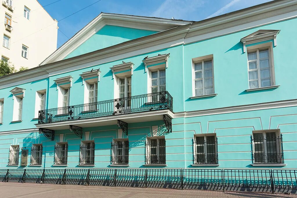 Дом-музей пушкина в москве на арбате. Дом музей пушкина на арбате. Арбат, 53. Дом-музей пушкина в москве на арбате. Адрес пушкина в москве.