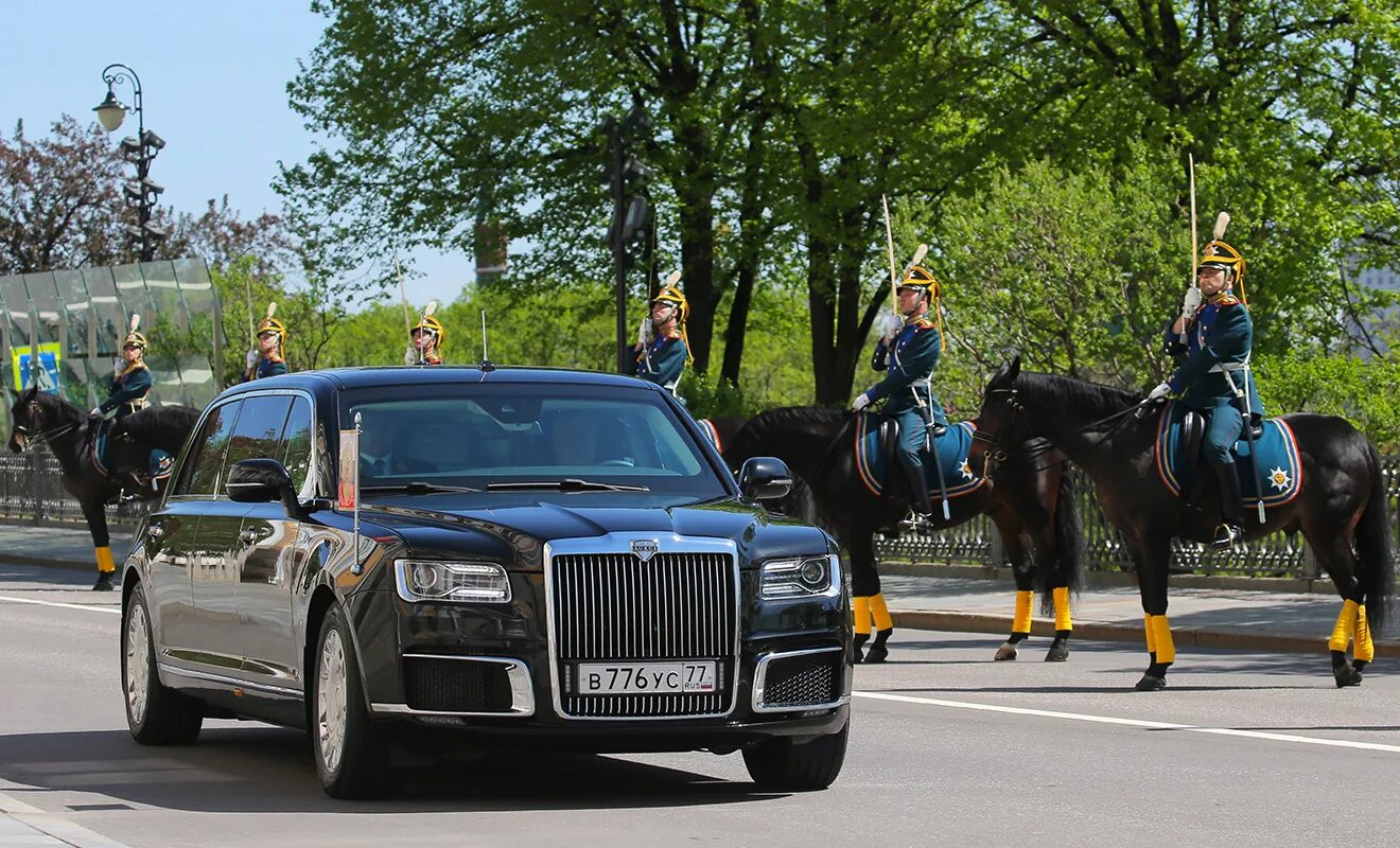 Упорядоченный кортеж. Аурус&quot; l700.. кортеж путина аурус. автомобиль президента рф владимира путина аурус. лимузин президента россии aurus.