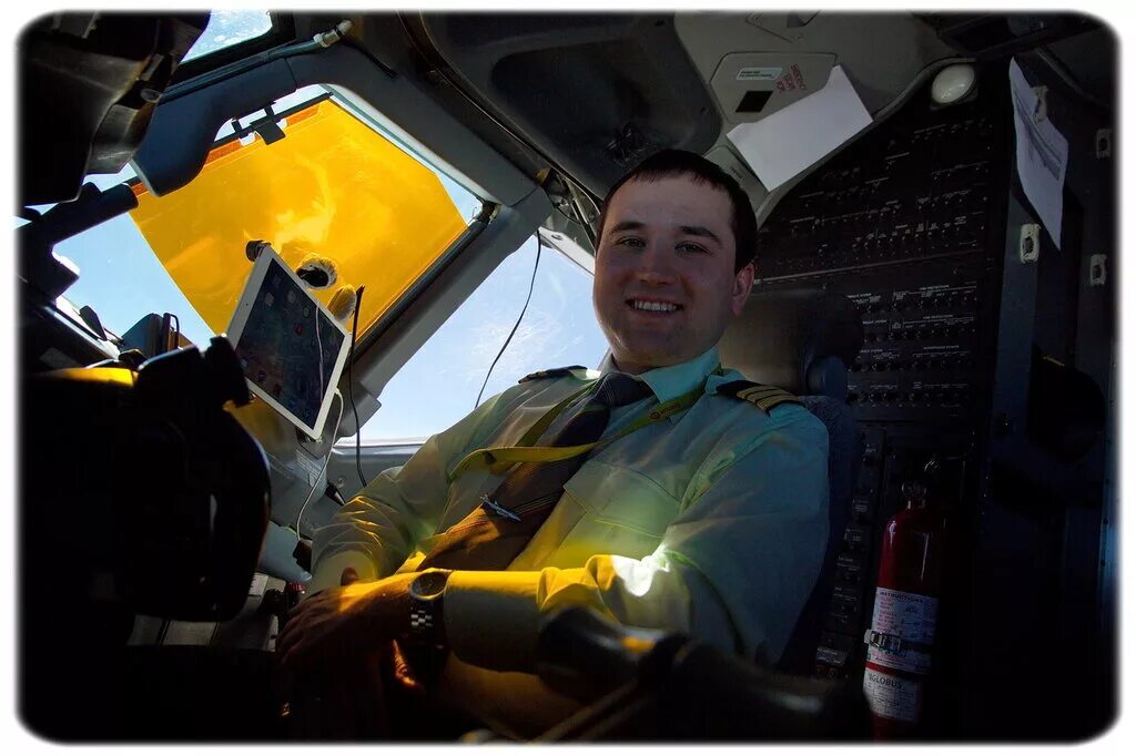 король нидерландов пилот klm. пилот самолета. летчик пилот александр. форма пилота самолета. пилот самолета герман.