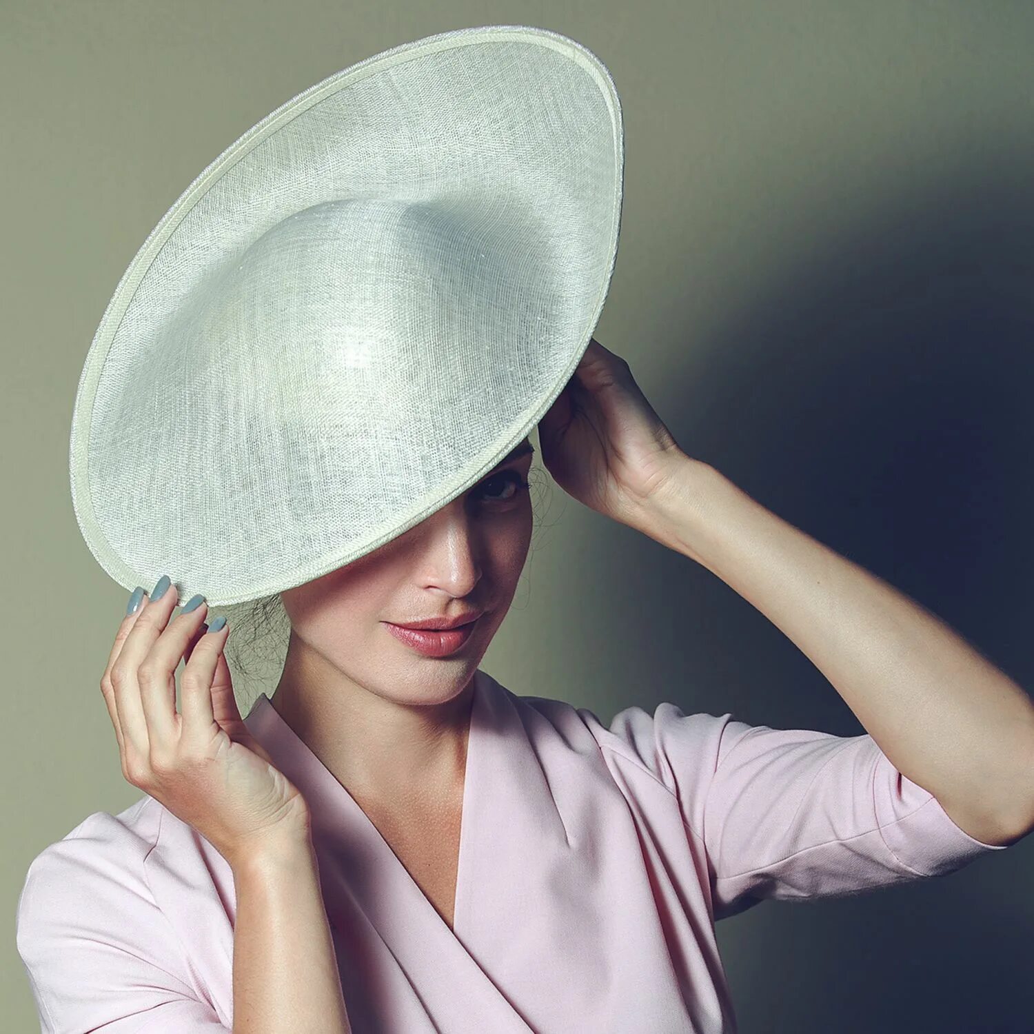 Шляпа "Алисия". Летняя шляпа. Шляпки женские. Шляпа современные нарезки