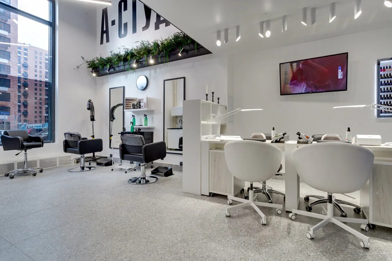 Студия красоты быть. Интерьер парикмахерской маленькой площади. Интерьер салона маникюра. Салон парикмахерская. Дизайн парикмахерской.