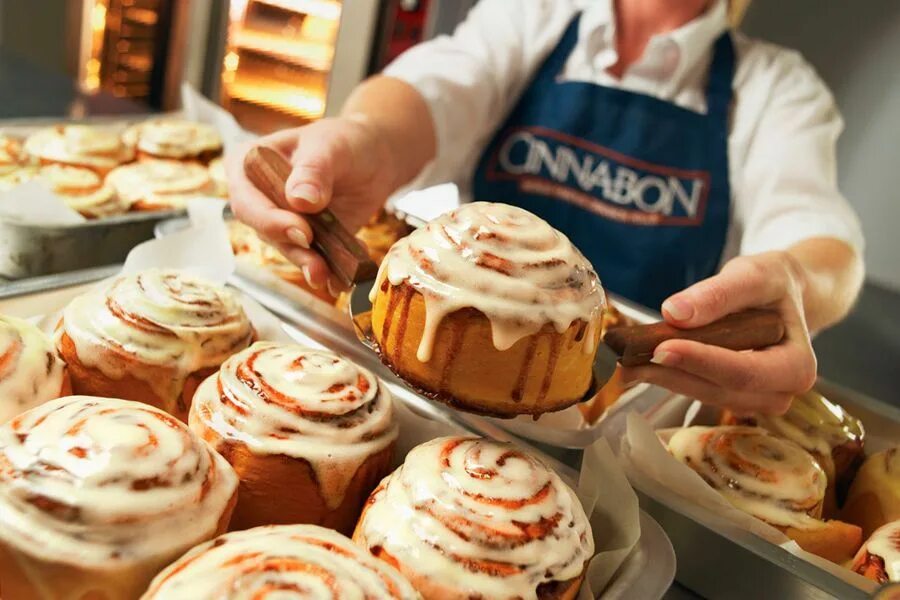 Permanently closed: Cinnabon, coffee shop, Moscow, Tverskaya Street, 19А - Yande