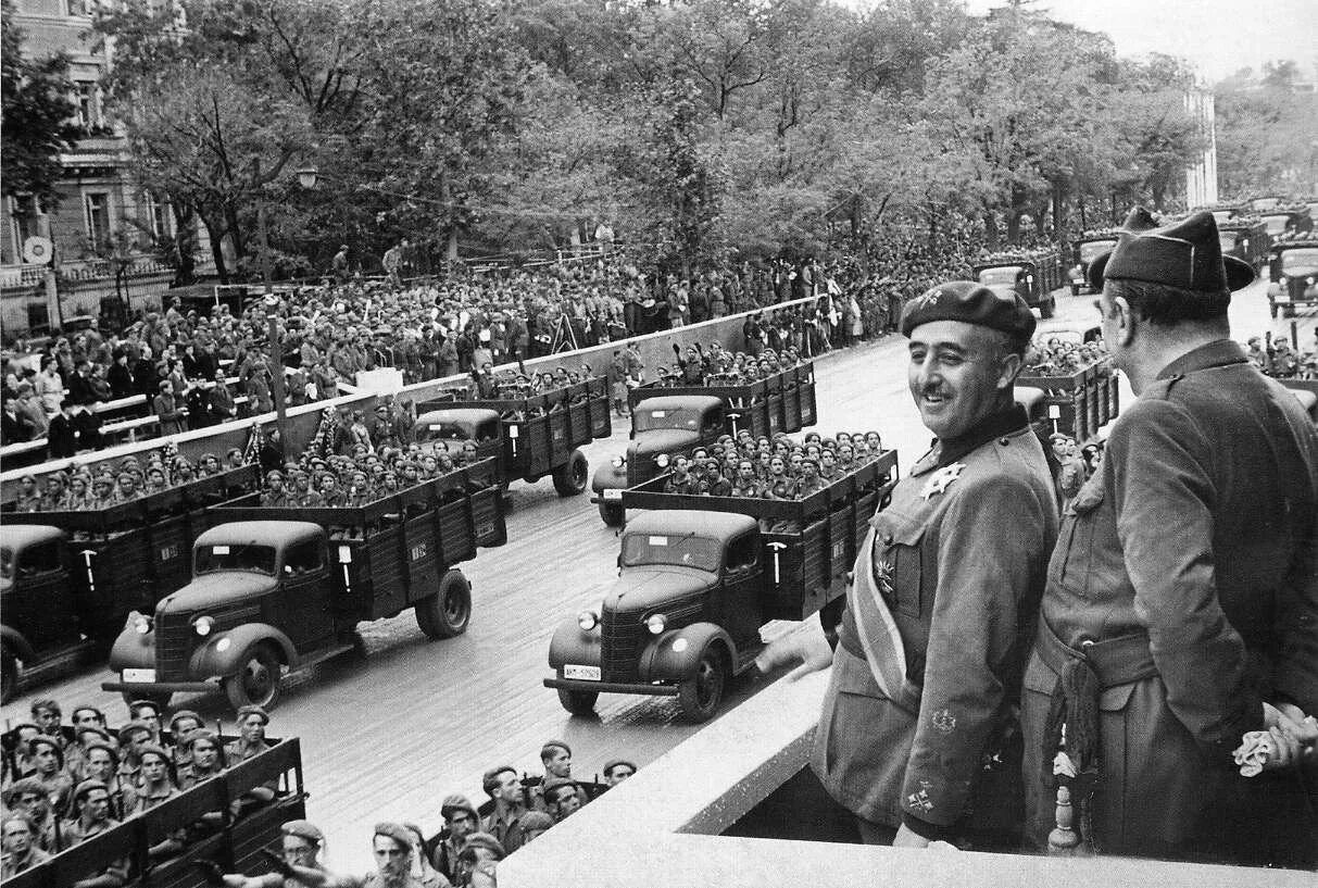 После победы второй. Франсиско Франко 1939. 1939 — Войска Генерала Франко заняли Мадрид..