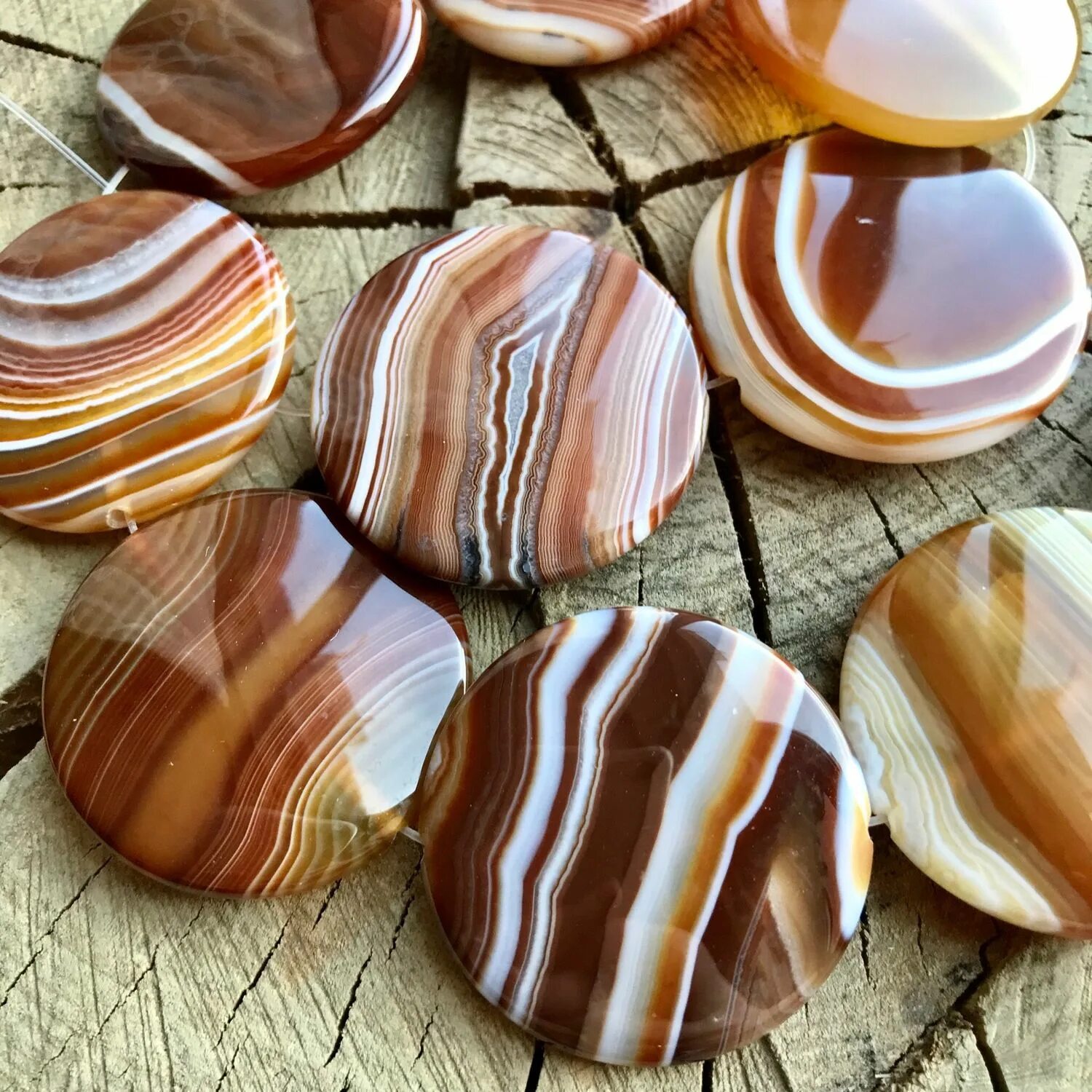 Агат бразильский (agat-braz-4). Бразильский речной агат. Бразильский речной агат. Бразильский агат камень. Черепаховый агат бусины.