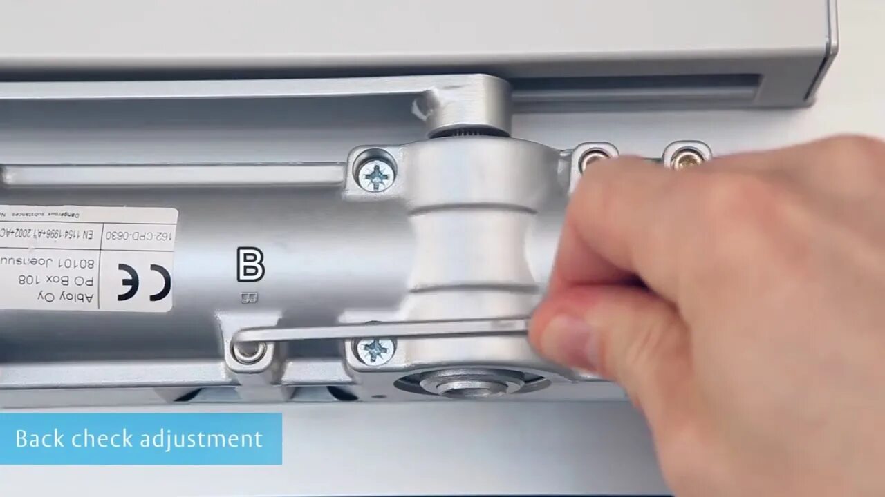 Тугой доводчик как ослабить. Дверной доводчик abloy. дверной доводчик регулировка асса аблой. assa abloy доводчик регулировка. доводчик дверной регулировка дохлопа.