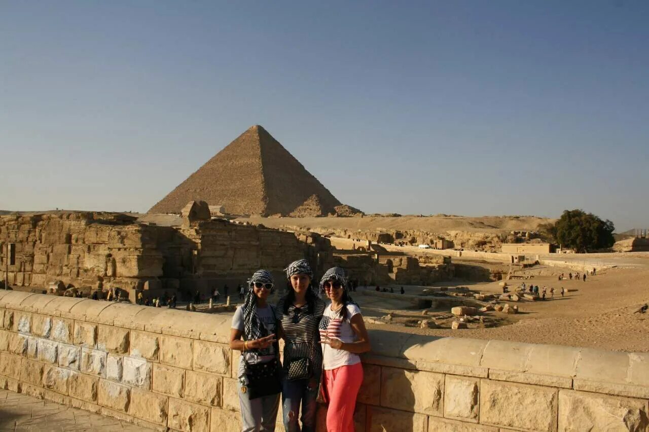 Часть большого каира 4 буквы. Каир Шарм-Эль-Шейх. Египет город Каир. Египет Шарм Эль Шейх пирамиды Каир. Каир (Египет ) 1998.