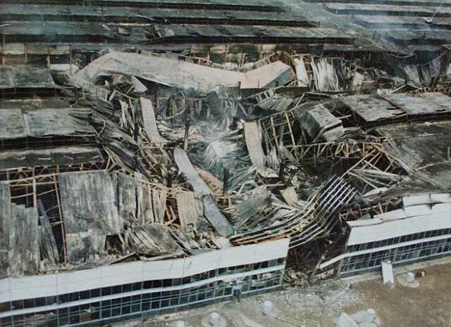 Пожар на заводе двигателей камаз 1993. Пожар на заводе двигателей камаз. Завод двигателей камаз 1993. Завод двигателей камаз 1993. Пожар на заводе камаз 14 апреля 1993 года.