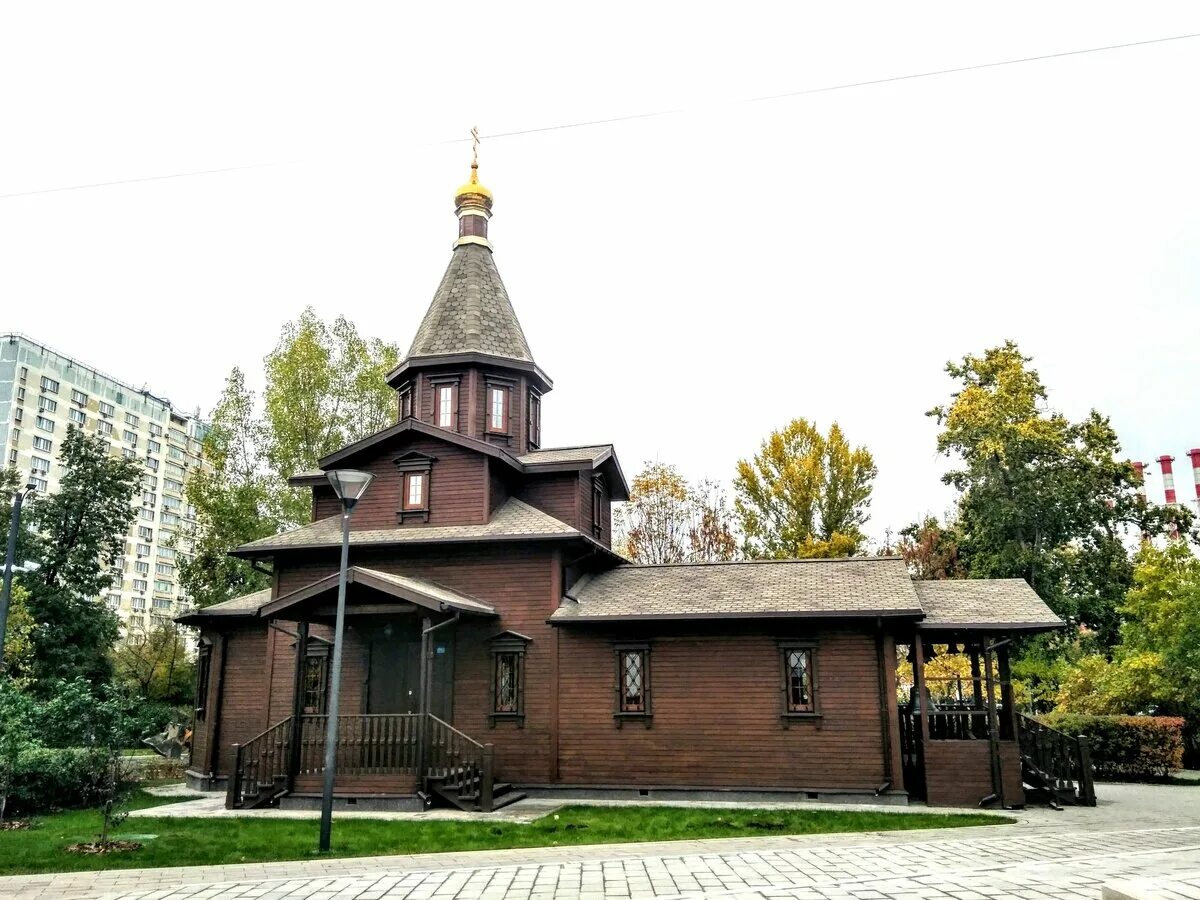 храм казанской иконы божией матери в лосиноостровской. службы храма в лосиноостровской. церковь на станции лосиноостровская. службы храма в лосиноостровской. новый храм станция лосиноостровская.