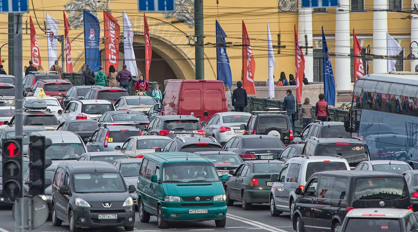 Пробка на набережной сейчас. Пробки в санкт-петербурге. пробка на невском. петербург пробки. петербург пробки на дорогах.
