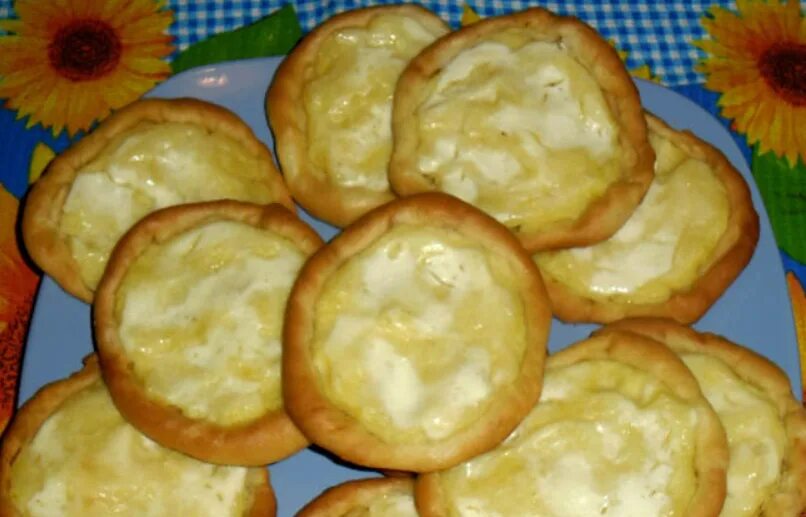 Шаньги с картошкой. Шаньга наливная. Уральские шаньги. Шаньги с картошкой. Уральские шаньги.