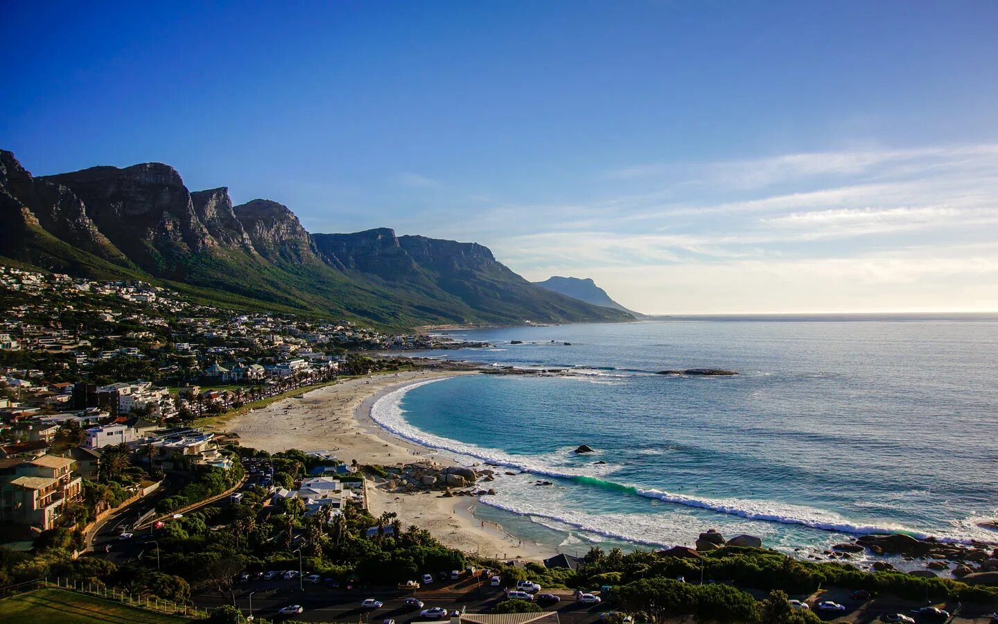 Camps Bay Кейптаун. Южная Африка Кейптаун Клифтон- Бич. Пляж Кампс-Бэй. Camps Bay ЮАР.