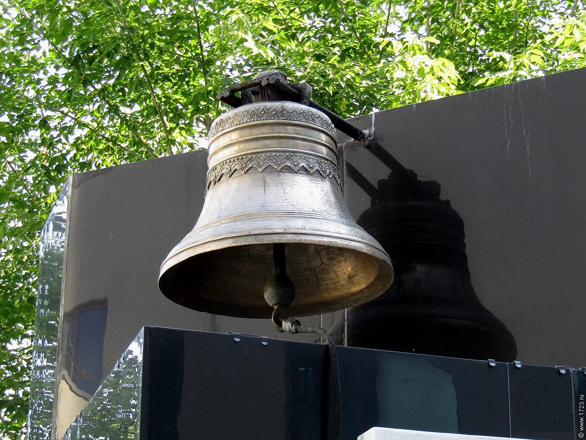 противопожарный колокол. пожарные сигнальные колокола. колокола в древности. пожарный колокол. рында с большим саадаком.