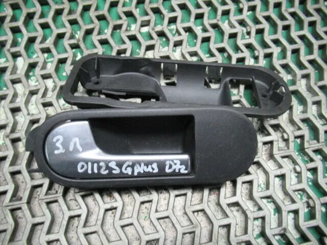 Внутренняя ручка двери фольксваген. Ручка передняя внутренняя тигуан 2. Ручка двери внутренняя фольксваген лупо. Ручка двери внутренняя фольксваген лупо. Внутренняя ручка двери фольксваген.