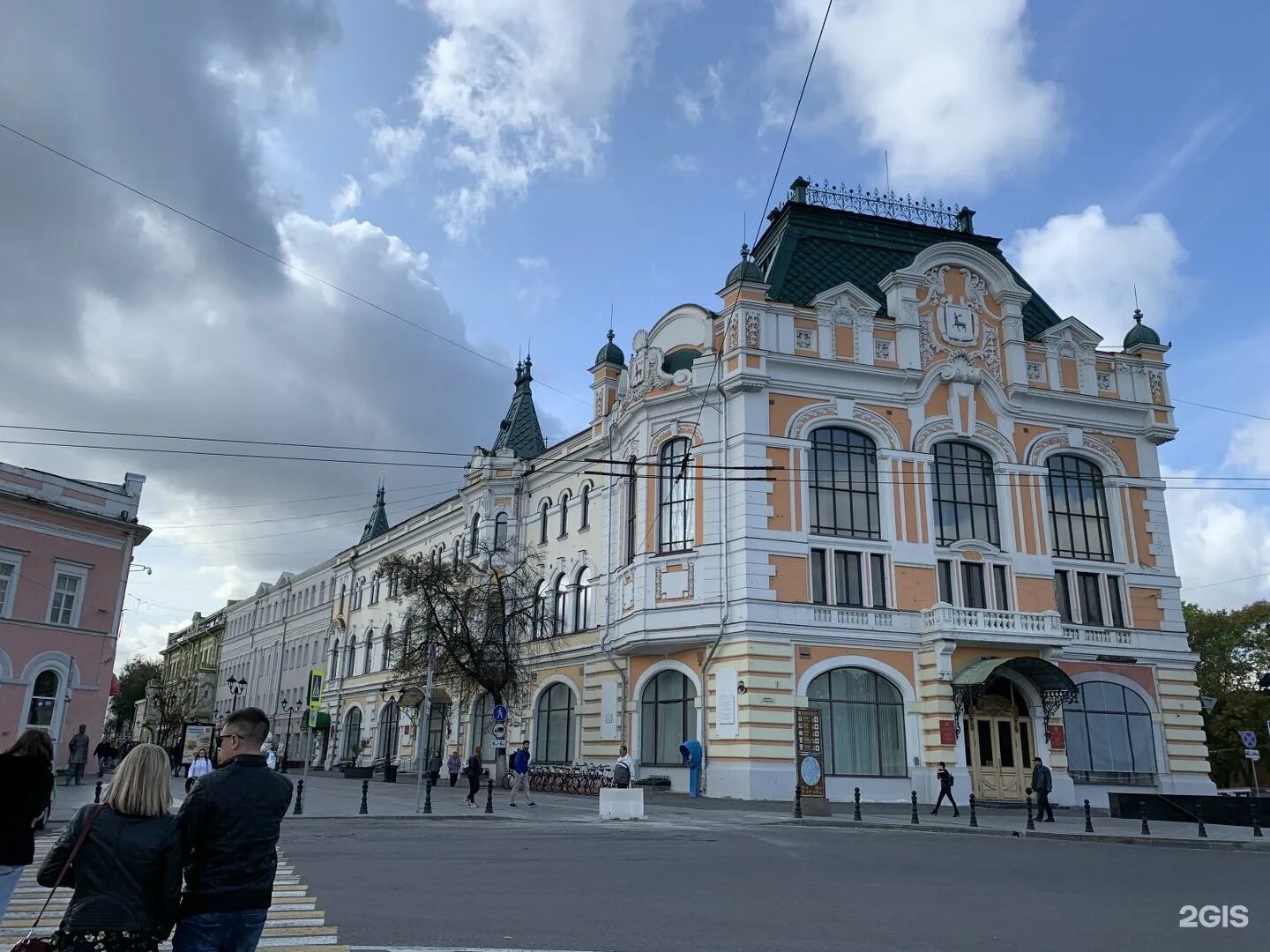 Нижний Новгород Покровская. Большая Покровская улица в Нижнем Новгороде. Дворец труда Нижний Новгород. Нижний Новгород пешеходная улица большая Покровская.