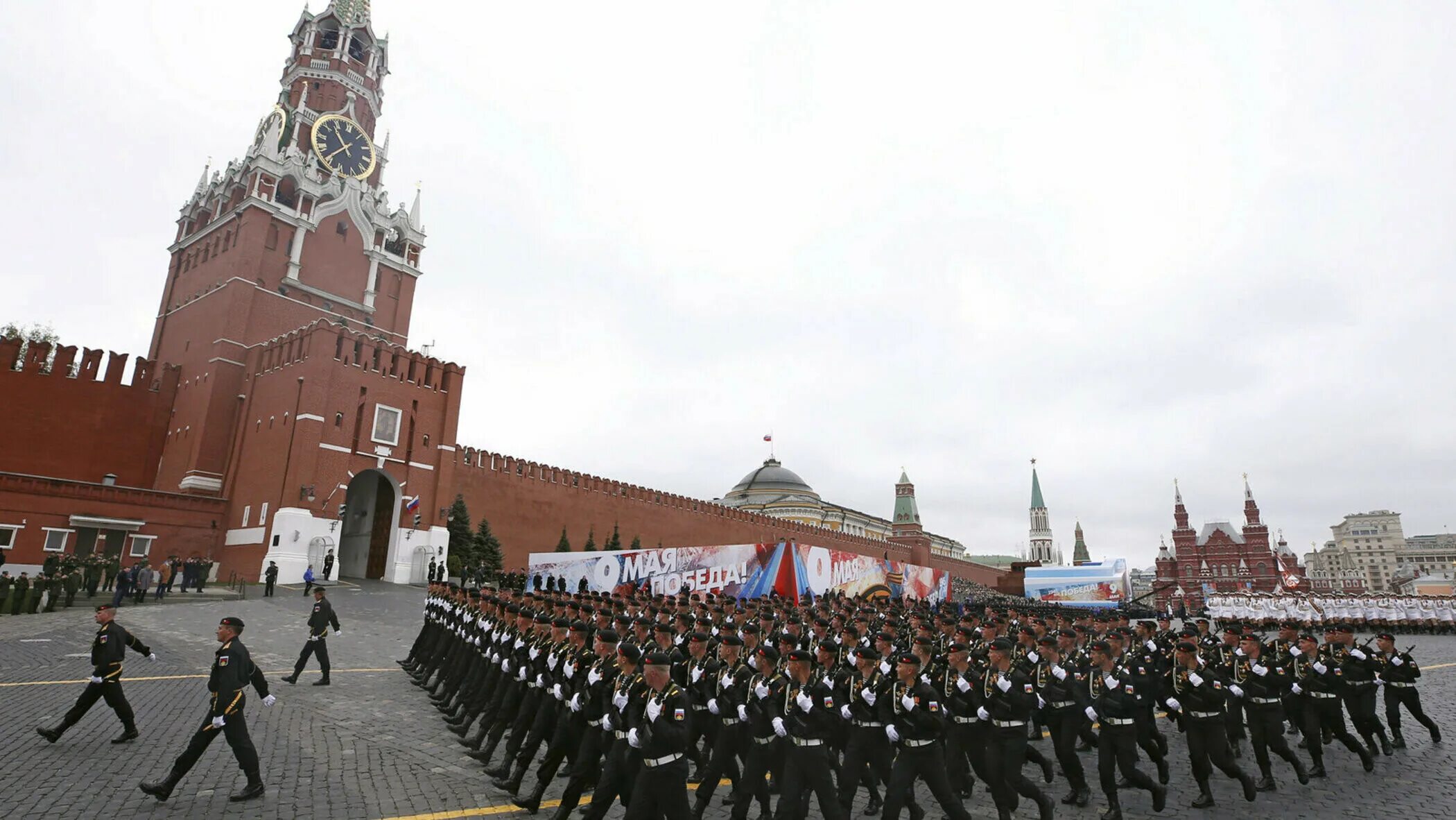 Парад на красной площади 2024. Парад Победы на красной площади в Москве. Кремль Москва парад. 9 Мая парад Победы красной площади. Красная площадь Кремль парад.