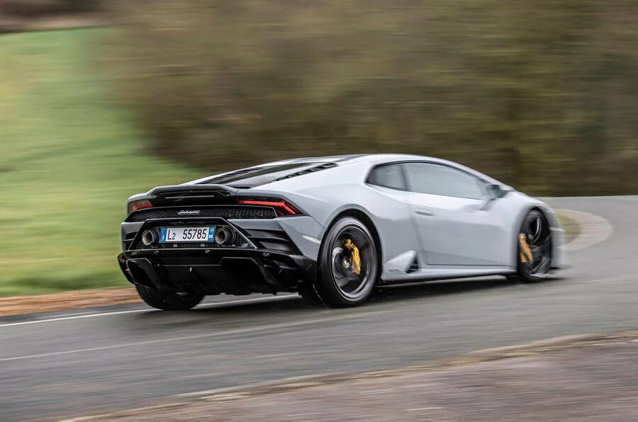 Хуракан эво. Lamborghini Huracan EVO. Lamborghini Huracan EVO RWD. Самая новая Ламборгини 2020 Хуракан. Ламборгини Хуракан Эво Спайдер 2023.