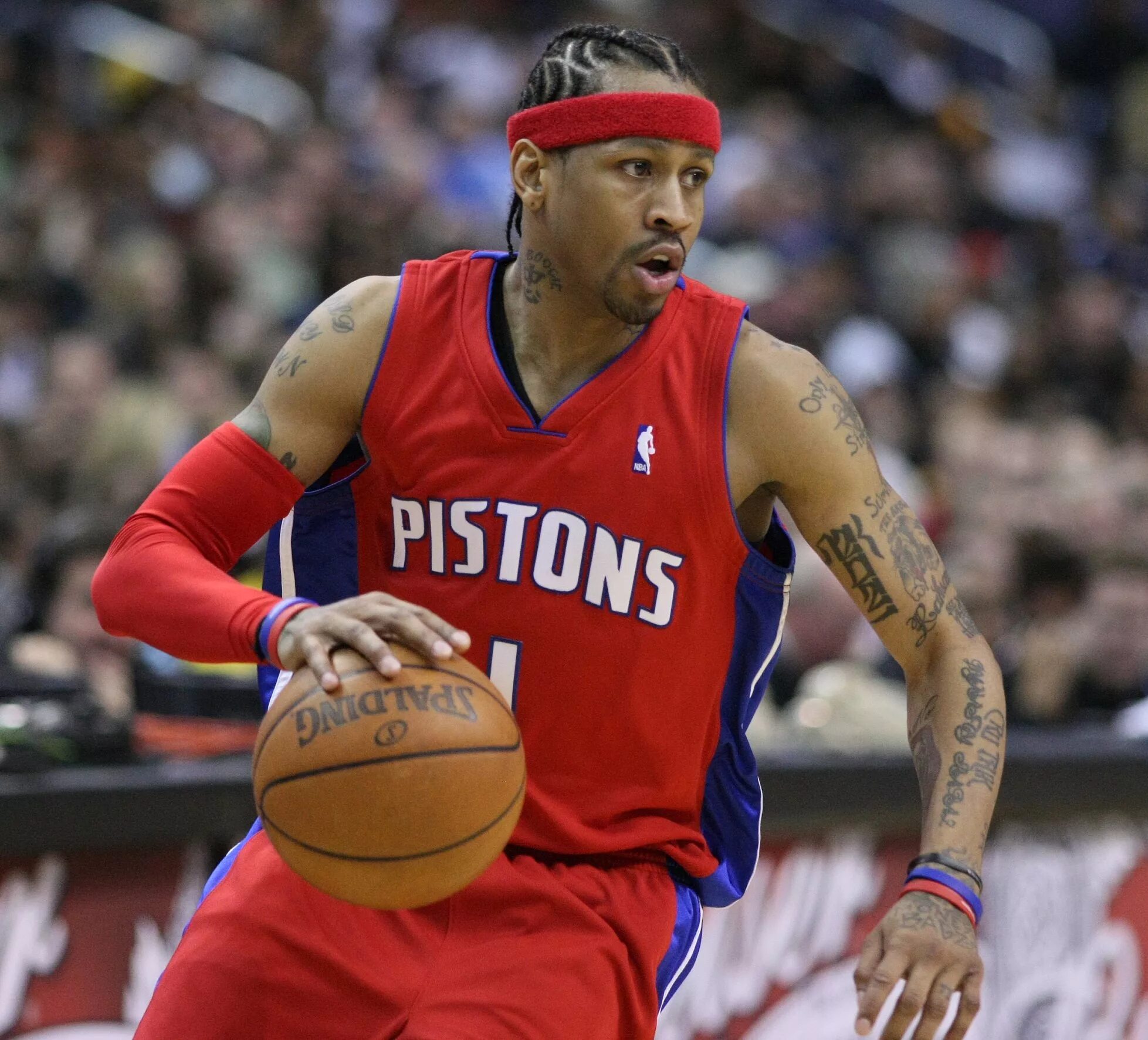 Allen iverson. Айверсон. Баскетбол Аллен Айверсон. Аллен Айверсон 2022. Айверсон 2010.