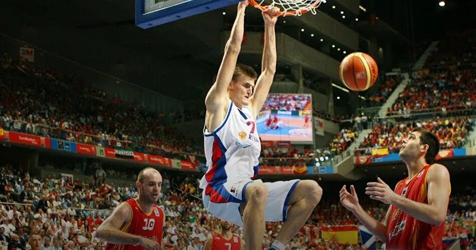 Баскетбол россии мужчины финал. Евробаскет 2007 финал Россия Испания. Россия Испания баскетбол 2007. Чемпионат Европы по баскетболу 2007 финал.