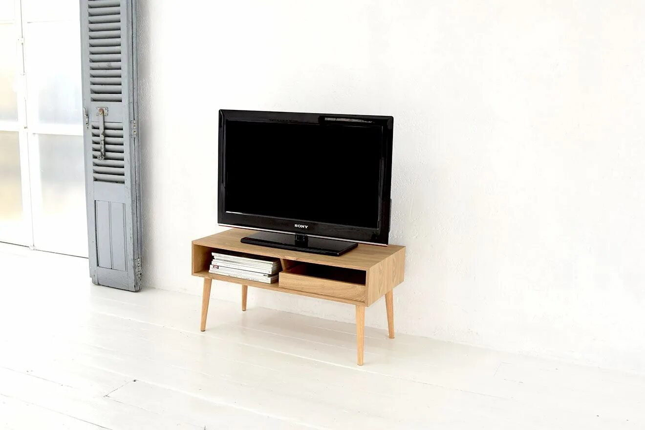 Телевизор пдф. Телевизор иллюстрация. Подвесные полки под телевизор. Полки для большого плазменного телевизора. Тумба под телевизор и экран на стену.