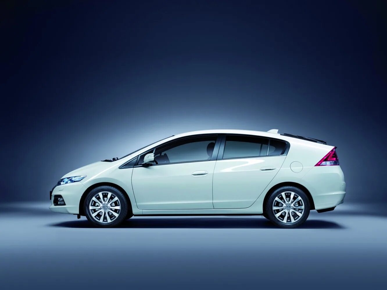 Инсайт купить. Honda Insight 2011. Honda Insight 2012. Honda Insight 2015. Хонда Инсайт 2011.