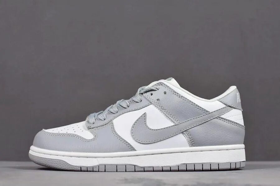 Nike dunk серые. Nike sb dunk low серые. nike sb dunk low белые. nike sb dunk low pro серые. nike dunk low white.