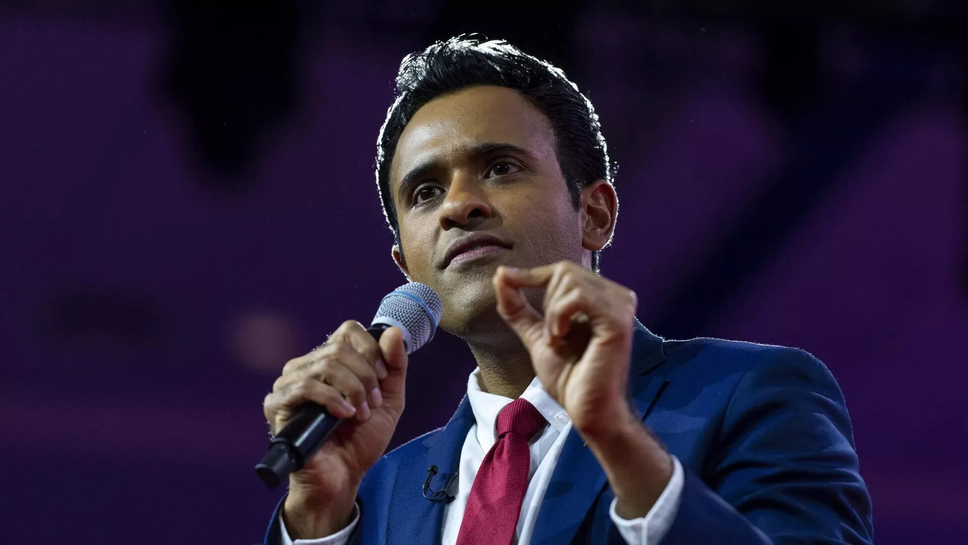 Рамасвами кандидат в президенты сша. Vivek ramaswamy. Рамасвами кандидат в президенты. Вивек рамасвами кандидат в президенты. Рамасвами кандидат в президенты сша фото.