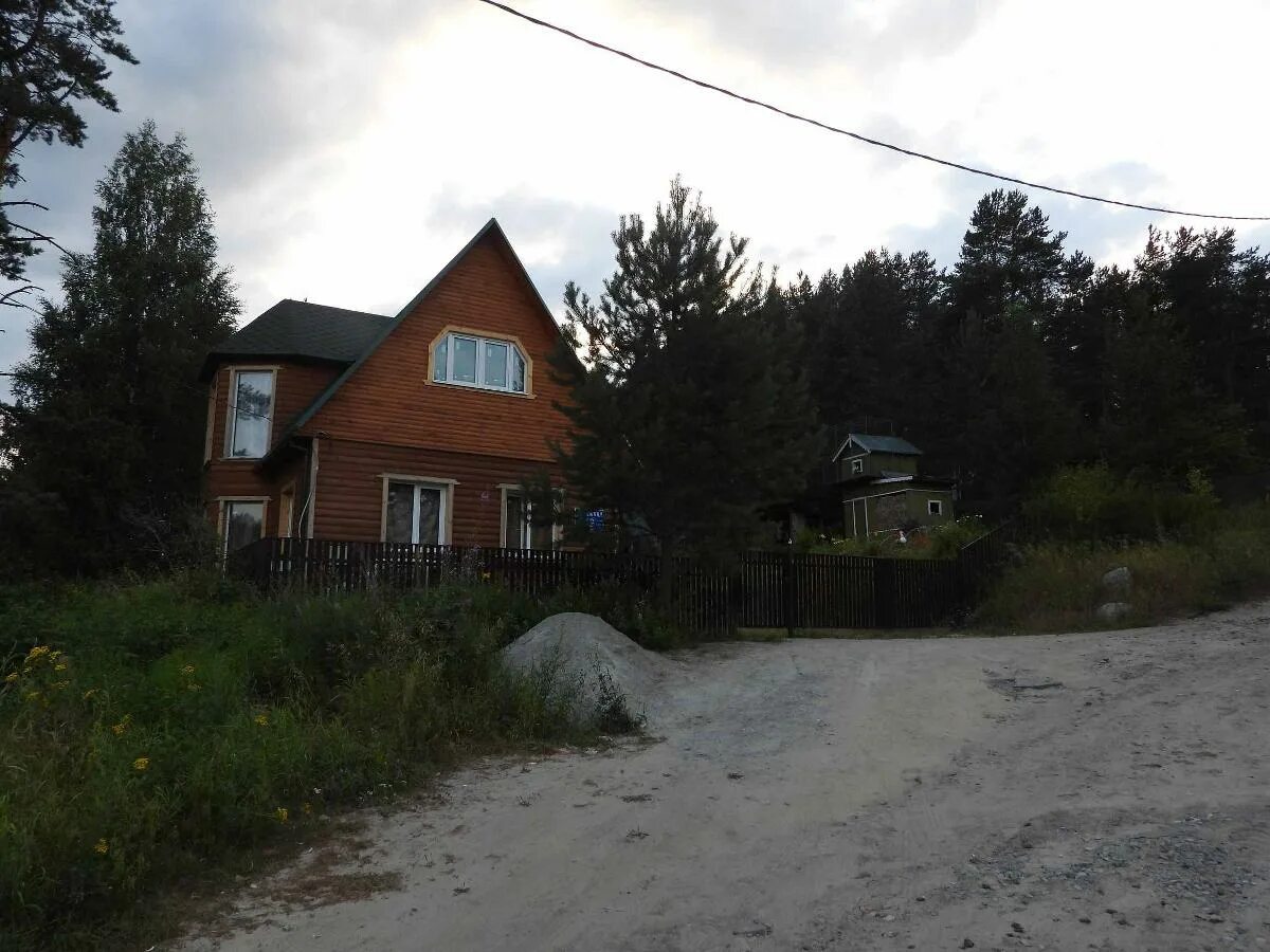 Дом где снимали любовь и голуби сейчас. Медвежьегорск карелия любовь и голуби. медвежьегорск ул нижняя 12 любовь и голуби. медвежьегорск карелия любовь и голуби дом. место съемок любовь и голуби в карелии.