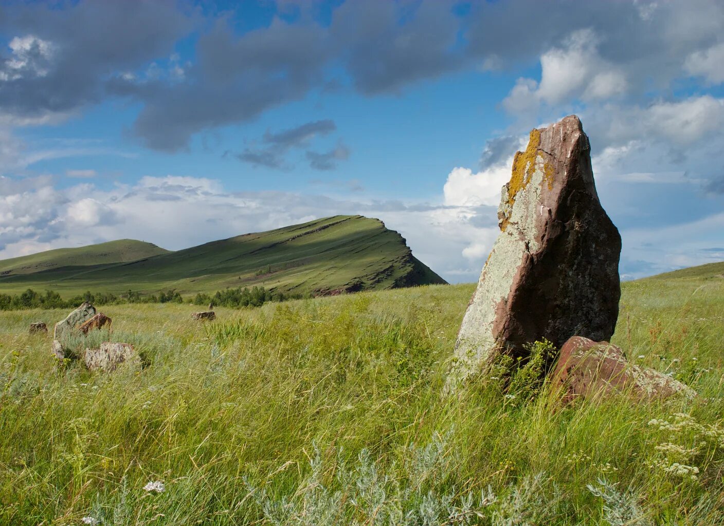 Заповедник сундуки в хакасии. Пейзажи хакасии. Скальный комплекс «сундуки» (хакасия). Гора караульная хакасия. Музей под открытым небом оглахты.
