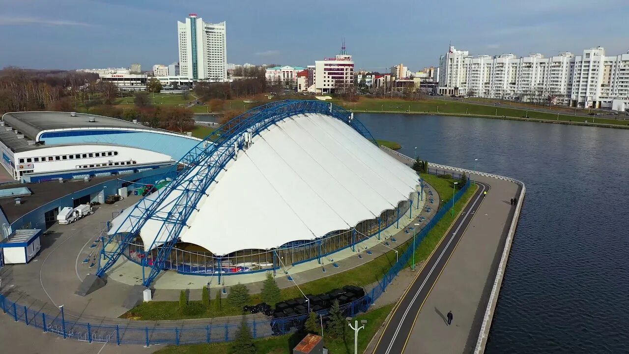 Каток на Немиге. Минск Ледовый дворец. Минск каток Немига. Немига в Минске дворец спорта. Ледовые минска