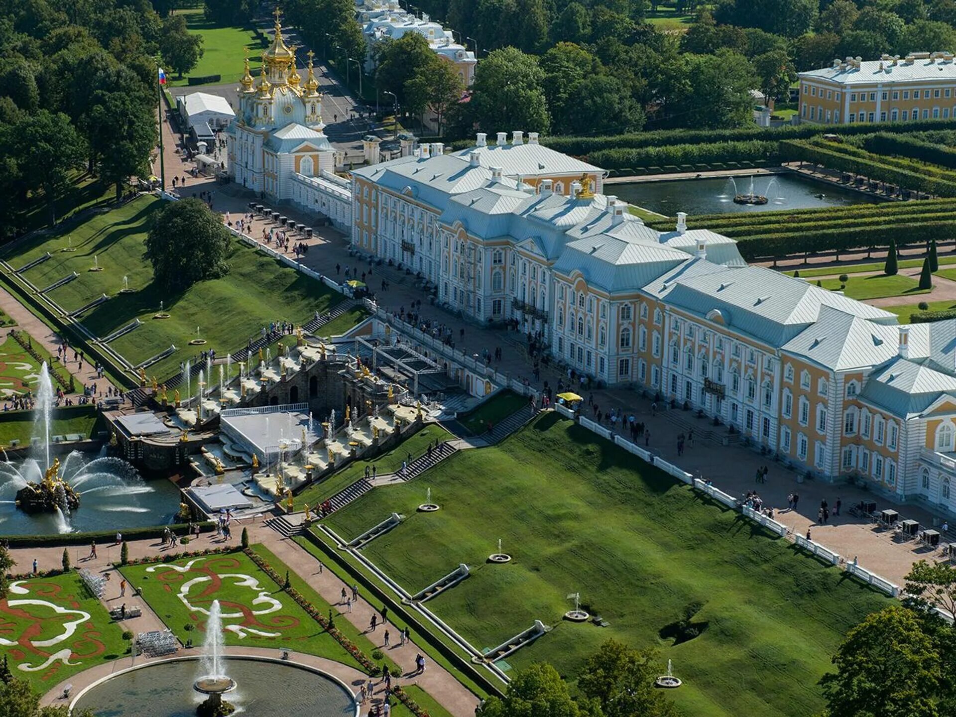 Бывшая резиденция российских императоров. Петергоф (дворцово-парковый ансамбль). Жворцовопарковый ансамбль Петергоф. Парковый ансамбль Петергоф. Петергоф Царская резиденция.