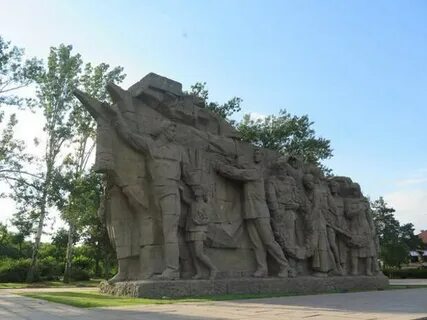 Памятник ансамбль название
