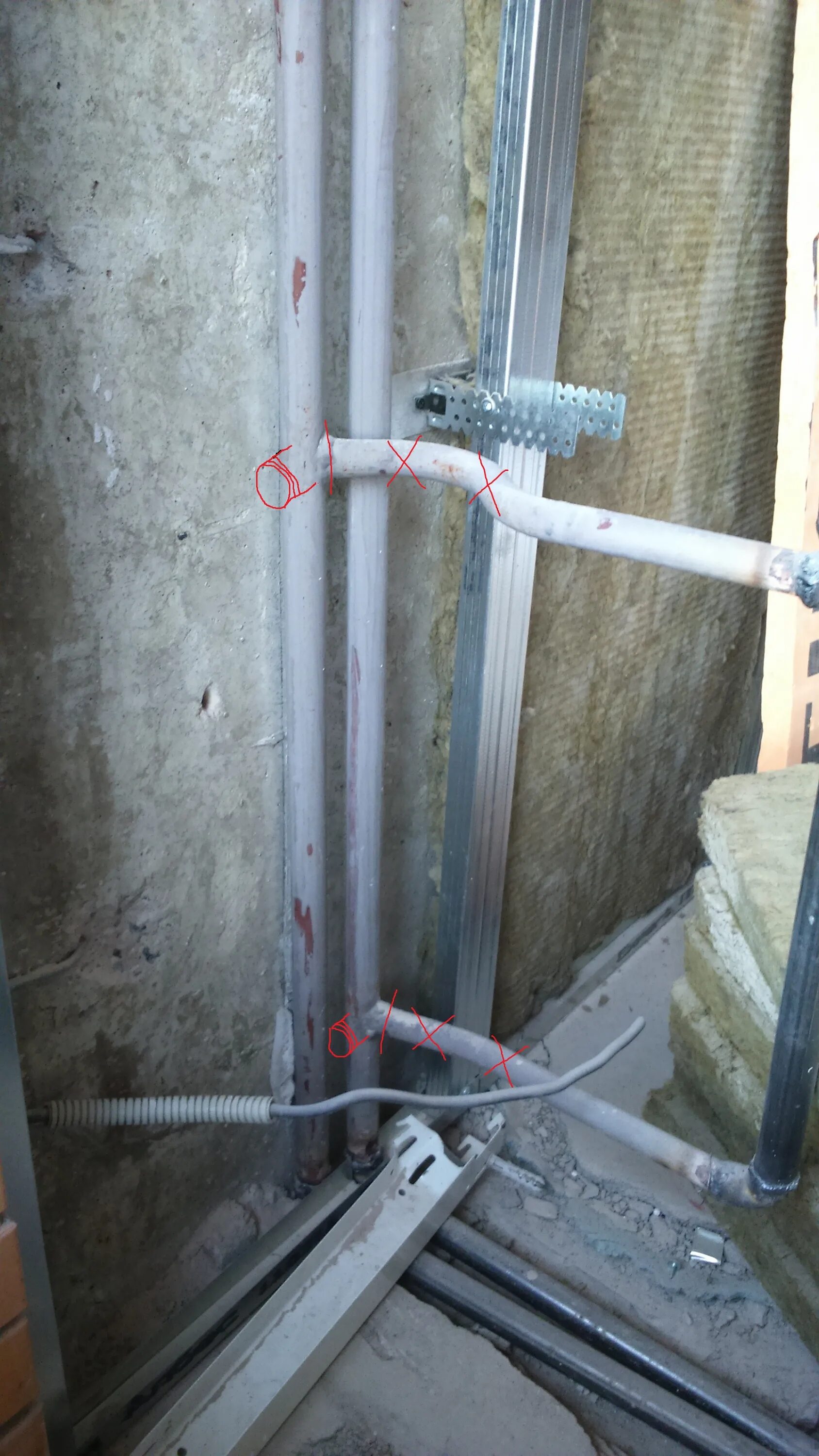 Отключить стояк в доме. Течет труба между этажами. Отключить стояк в доме. Как перекрыть воду в квартире с счетчиком. Отключить стояк в доме.