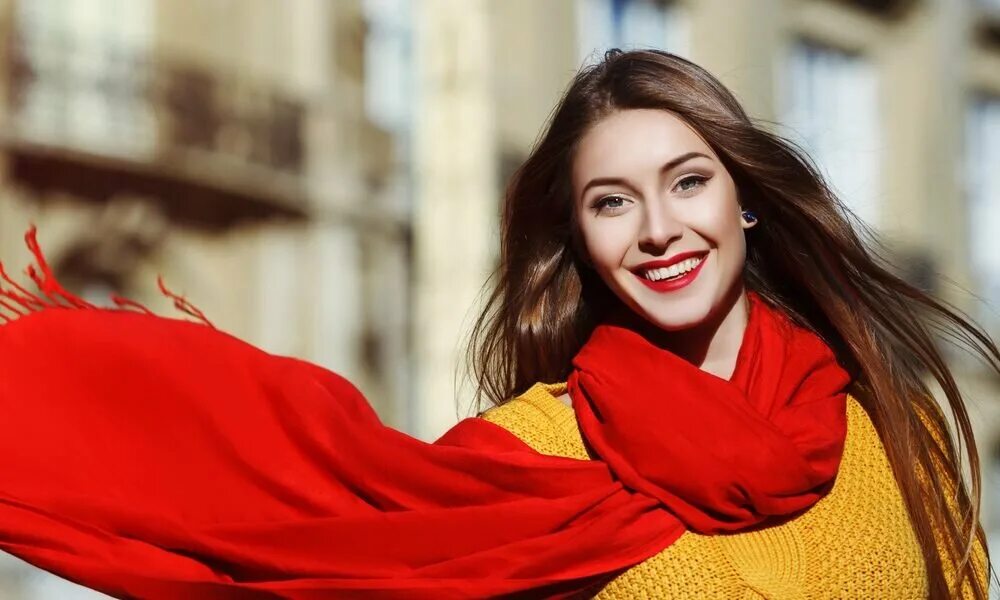Шарф. Женские модные платки. Scarf girl. Модные шарфы. Фотосессия с красным шарфом.