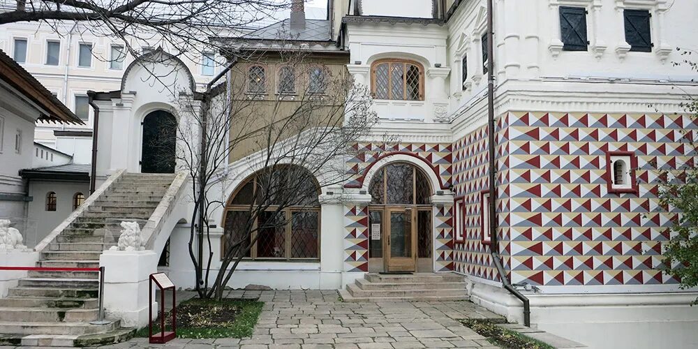 Палаты бояр Романовых