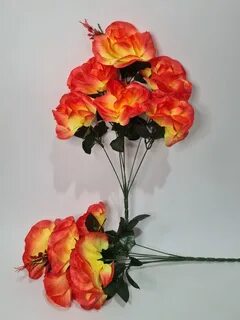 Красные искусственные цветы