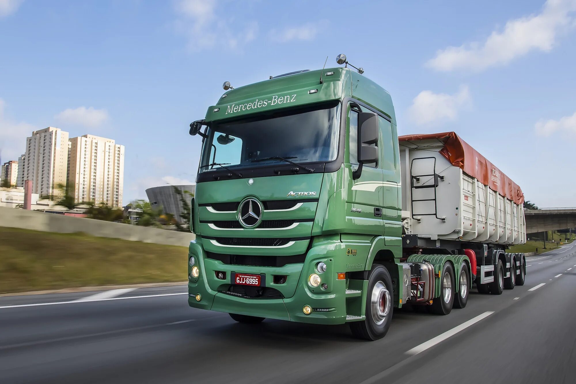 Сборка мерседес актрос. Mercedes Benz 2546 Actros. Mercedes-Benz Actros 3. Mercedes-Benz Actros 2. Mercedes Actros 2546.