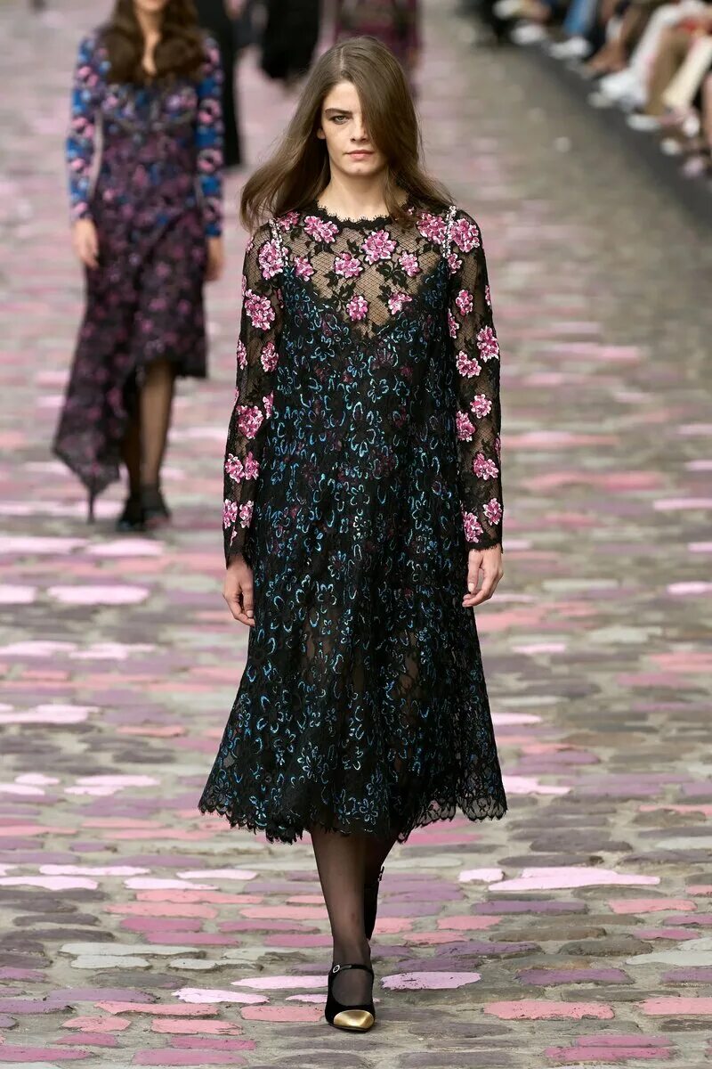 Elie Saab Fall Winter 2023-2025 Ready-to-Wear - RUNWAY MAGAZINE ® Official