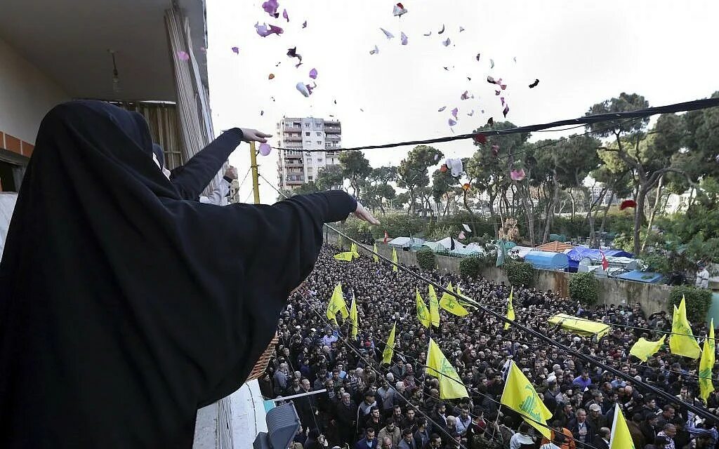 ХАМАС дарит цветы монахине. Сегодня мечеть завтра джихад. Хезболла дарит цветы монашкам. Новости израиля на последний часы