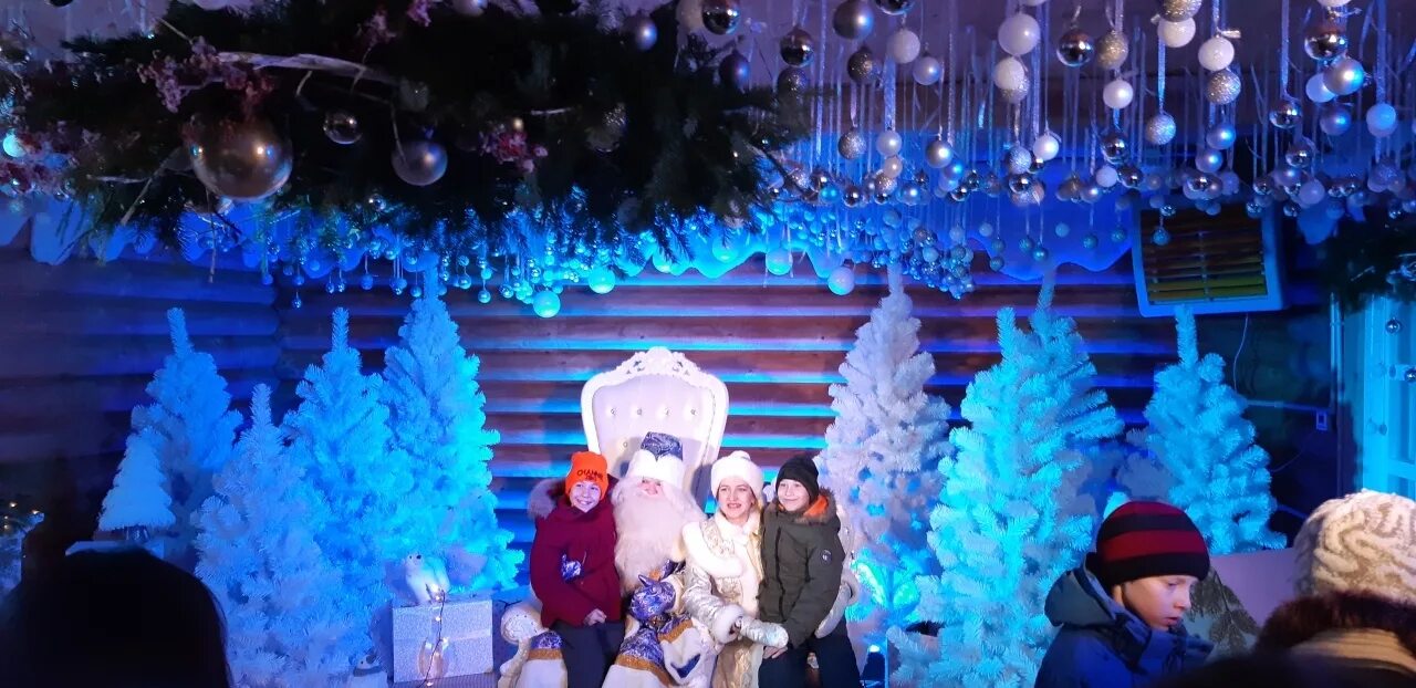 резиденция елки в ханты-мансийске. резиденция елки в ханты-мансийске. резиденция елки в ханты-мансийске режим работы. резиденция елки ханты-мансийск 2023. город ханты мансийск экспоцентр.